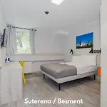 Zefiro Stajenna Apartment *
