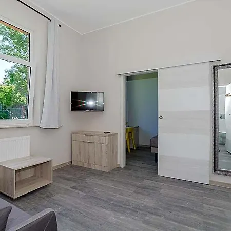 Zefiro Stajenna Apartman *